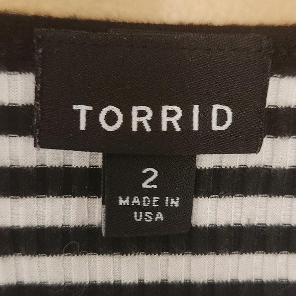 Torrid Soft Striped Short Sleeve Tee Size 2 - Picture 4 of 4
